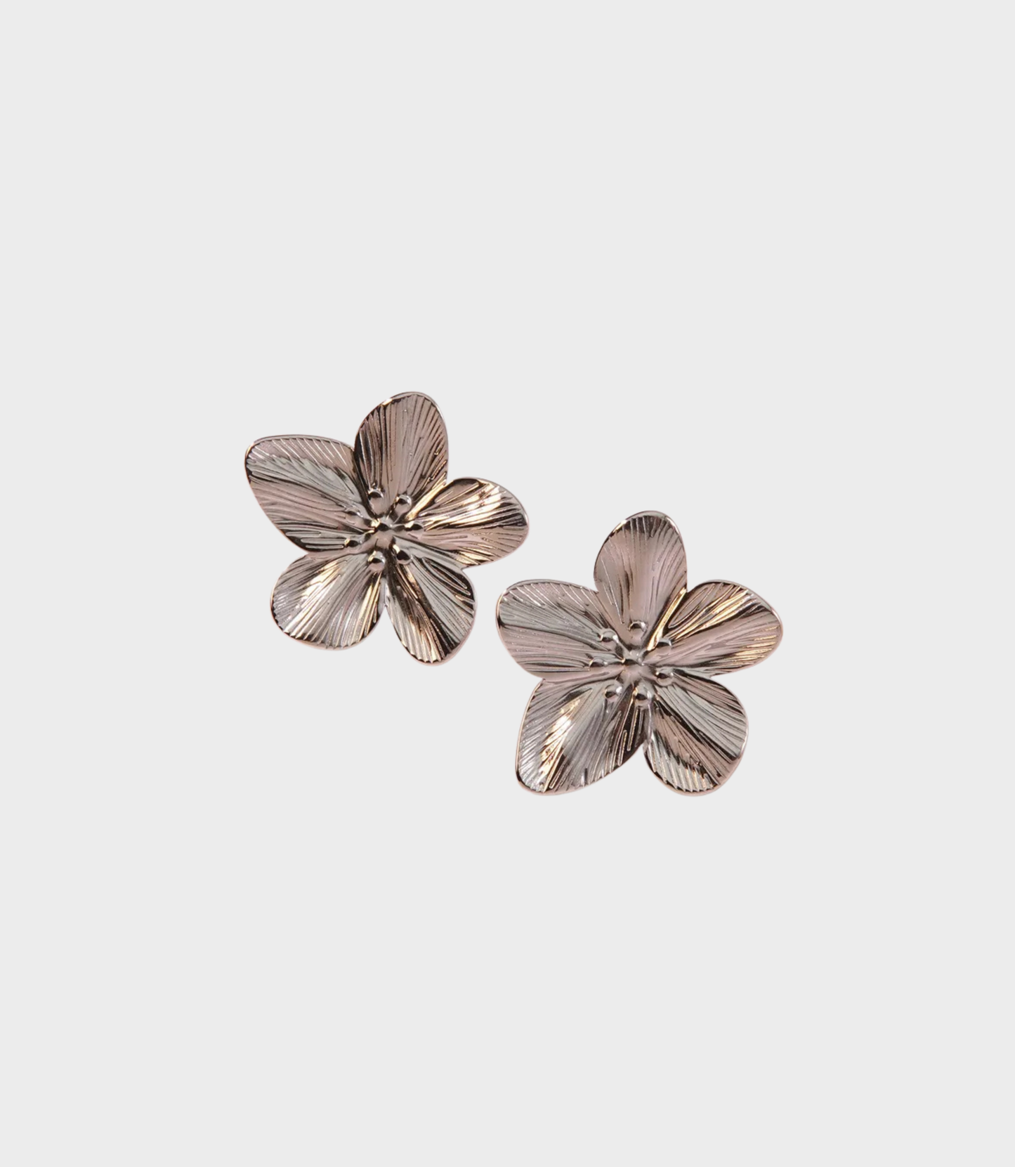 Orecchini petali d’argento