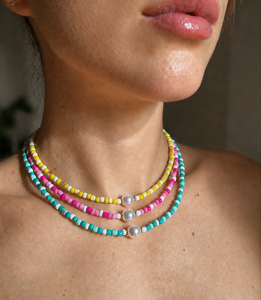Candy Collana colorata con perla d'acqua dolce centrale